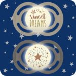 La sucette MAM Nuit est le meilleur moyen de contribuer au bon développement bucco-dentaire et est facile à retrouver dans le noir. disponible en magasin bio pourbébés à casablanca ou en livraison partout au maroc