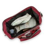 Ce sac à langer à dos a été conçu pour les parents élégants pour garder les choses en ordre. Elégant, confortable à porter et pratique pour un usage quotidien Le grand compartiment principal offre un accès facile et beaucoup d'espace pour vos effets personnels.