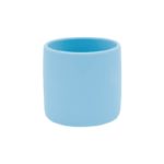Gobelet de 180ml Minikoioi en silicone pour bébés dès 4 mois et toute l’enfance. Sa taille est adaptée aux petites mains et sa matière souple et incassable