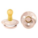 La sucette BIBS est fabriquée dans un caoutchouc naturel sans danger pour votre bout de chou. Tétine conçue dans un beau design et de magnifiques couleurs qui peuvent être assorties avec les jolies tenues de vos enfants. vous pouvez retrouver ce produit chez bio pour bébés à casablanca ou en livraison partout au maroc